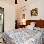 Fina Villa